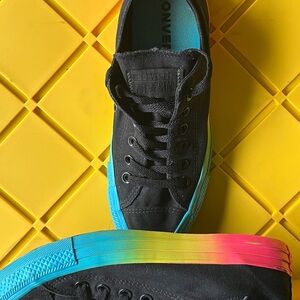 Women’s Black/Rainbow Converse
Size 8